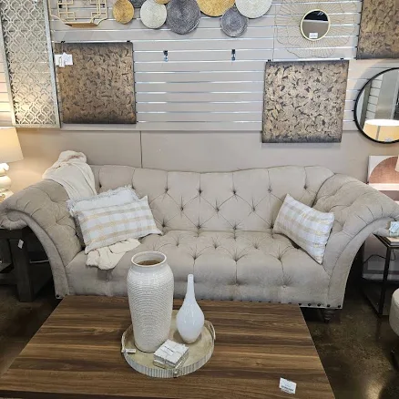 Thomasville Ella tufted sofa beige - 98"Wx35"Dx39"H