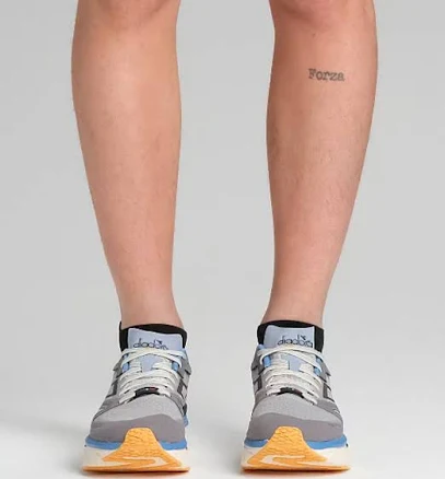 Diadora Atomo V7000-2