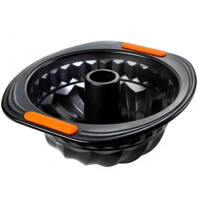 Le Creuset Fluted Cake Pan
