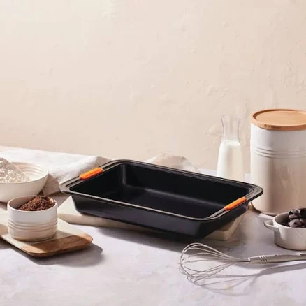 Le Creuset Rectangular Cake Tin