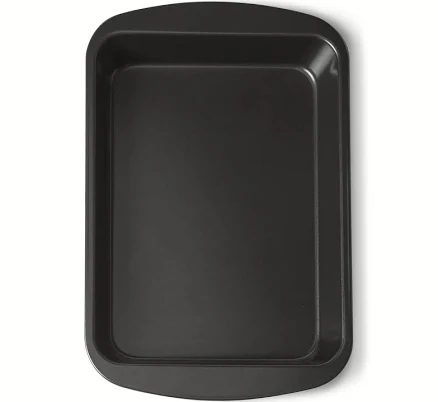 Amazon Basics Nonstick Rectangle Baking Pan, 22.86 x 33.02 cm., Perfect for Cakes, Dishwasher and Oven-Safe