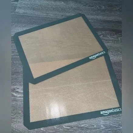 Amazon Basics Beige/Gray Silicone, Non-Stick, Food Safe Baking Mat - Pack of 21